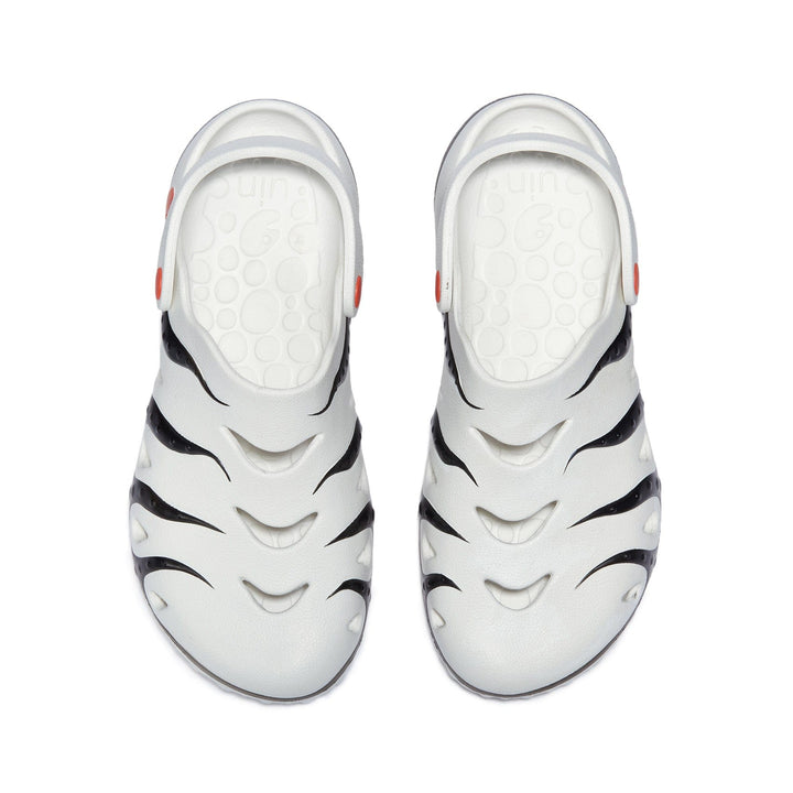 UIN Men Black & White Octopus I Men Canvas loafers