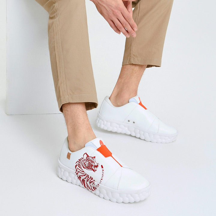 UIN Men Tiger Roar Las Ramblas Men Canvas loafers