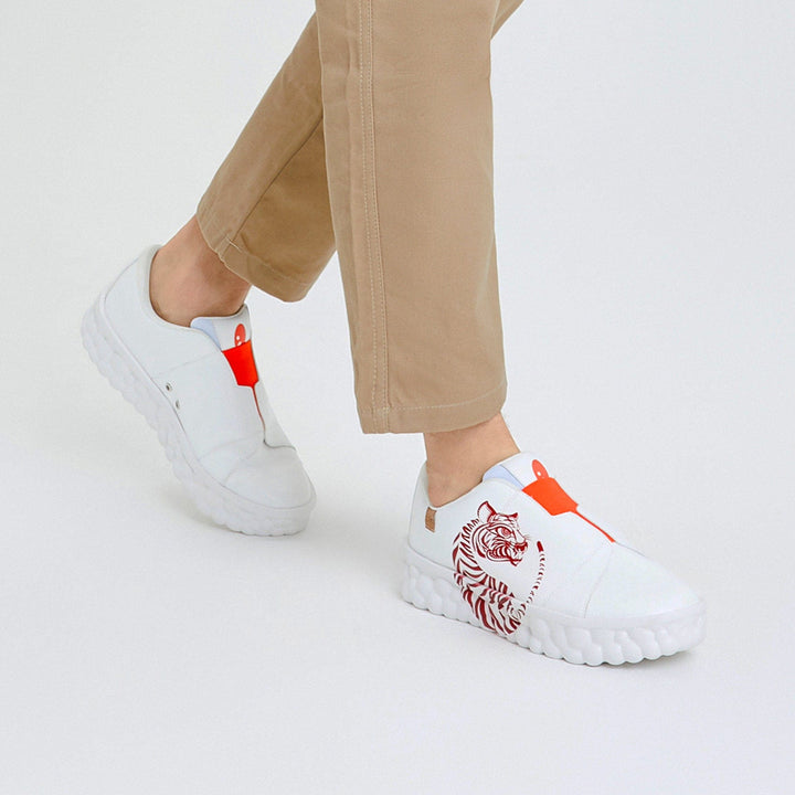 UIN Men Tiger Roar Las Ramblas Men Canvas loafers