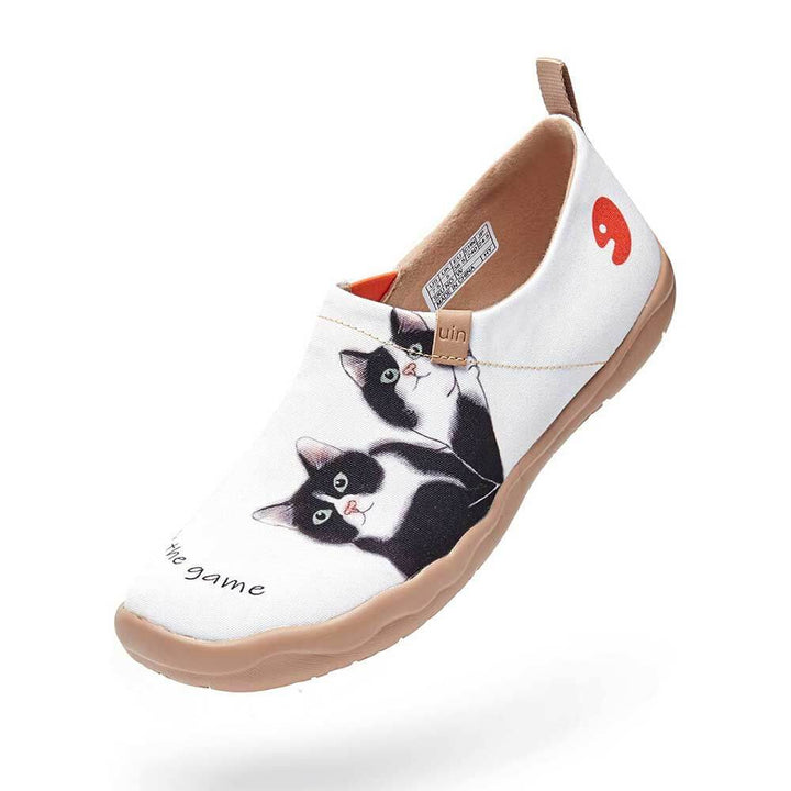 UIN Women Milky Kitty Women Canvas loafers