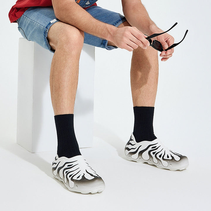 UIN Men Black & White Octopus II Men Canvas loafers