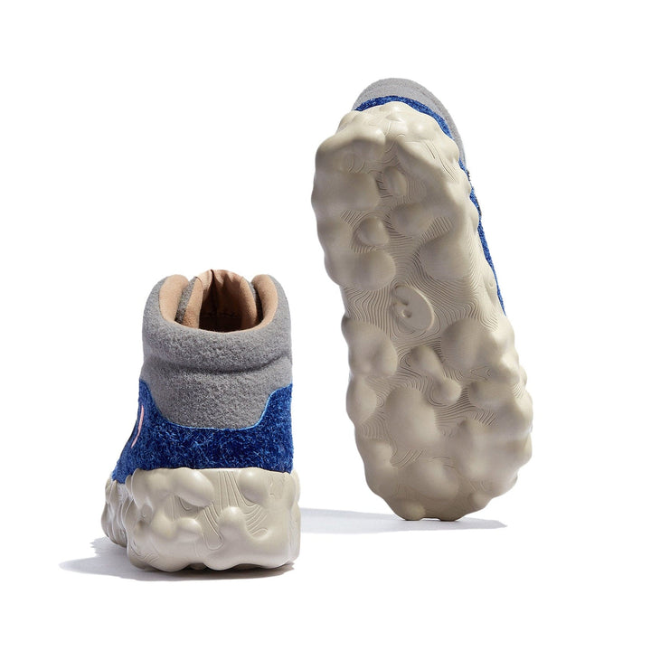 UIN Men Fluffy Blue Figueras III Men Canvas loafers