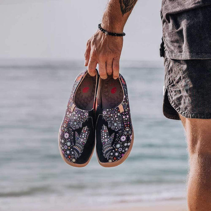 UIN Men PRAY FOR GOODNESS Men Canvas loafers