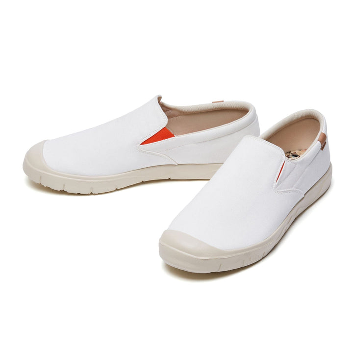 UIN Men Pure White Cardiz I Men Canvas loafers