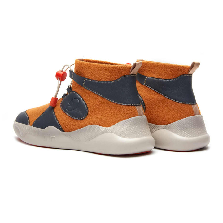 UIN Men Tangerine Mijas IV Men Canvas loafers