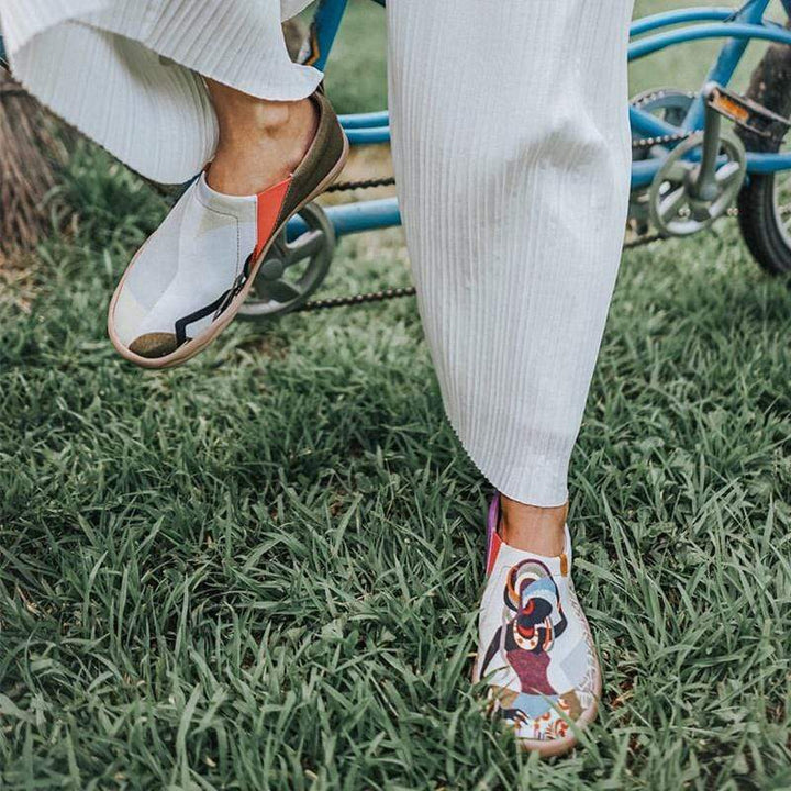 UIN Women African Beauty Canvas loafers