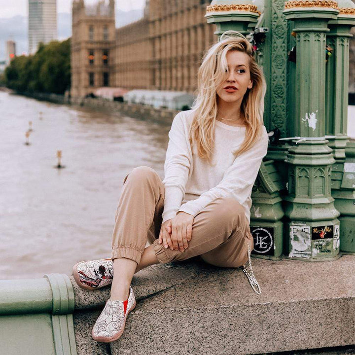 UIN Women Black Pearl Exotic Style Women Canvas Shoes Canvas loafers