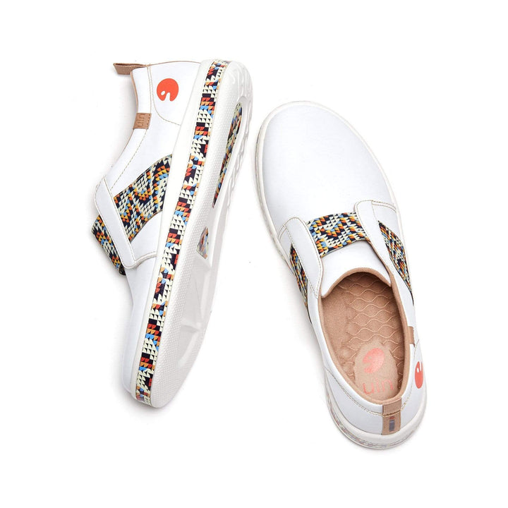 UIN Women Illusion Cordoba Women Canvas loafers