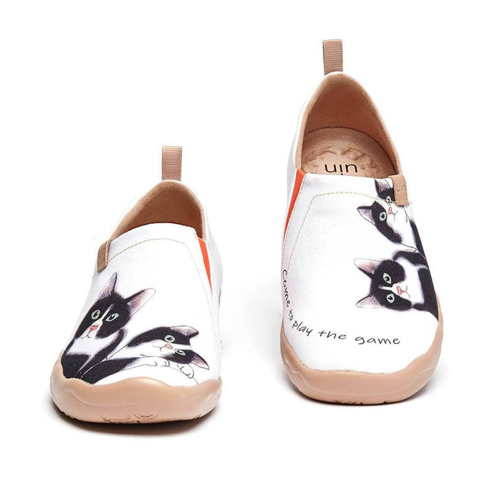 UIN Women Milky Kitty Women Canvas loafers