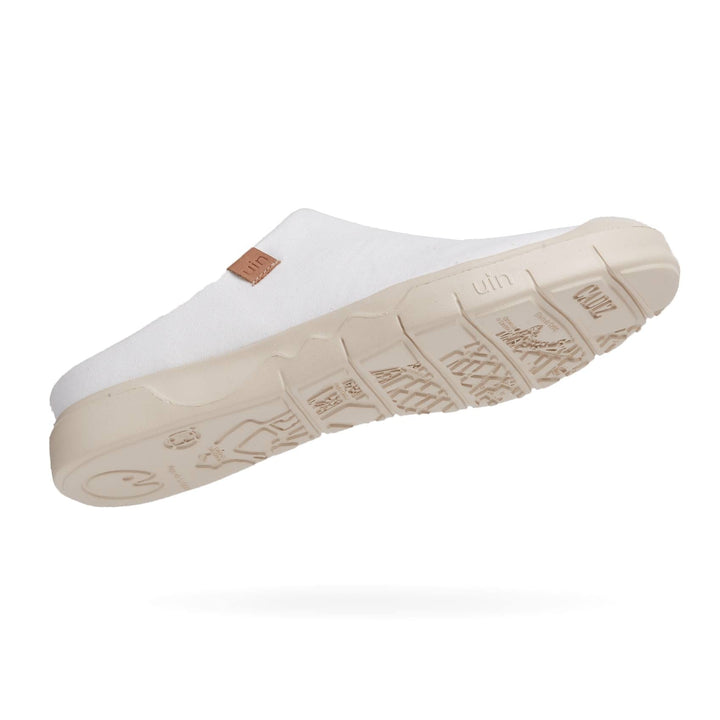 UIN Women Pure White Cadiz III Women Canvas loafers