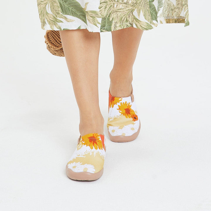 UIN Women Van Gogh Sunflowers V4 Women Canvas loafers