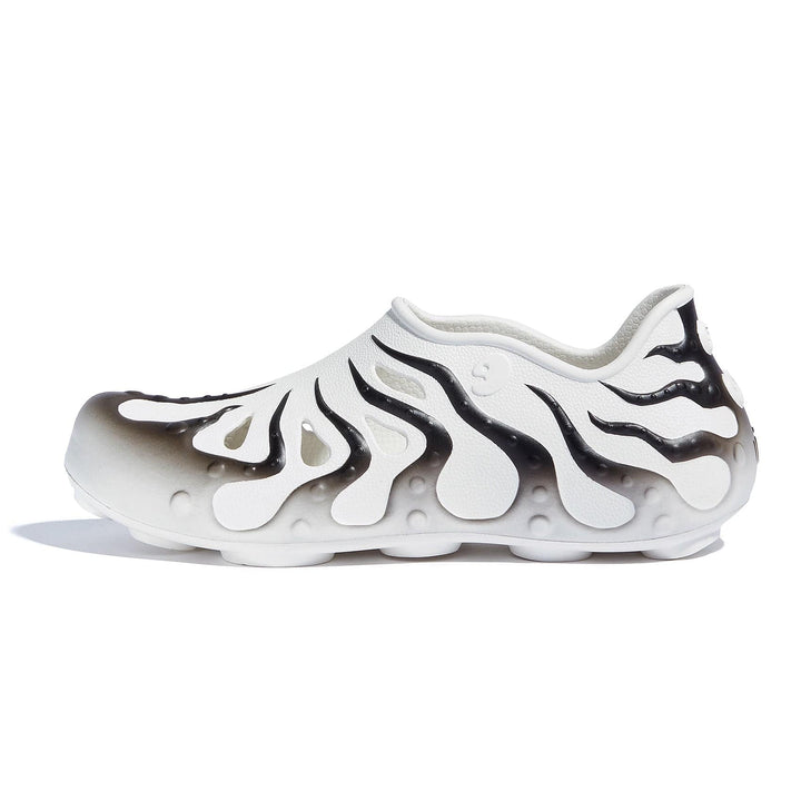 UIN Men Black & White Octopus II Men Canvas loafers