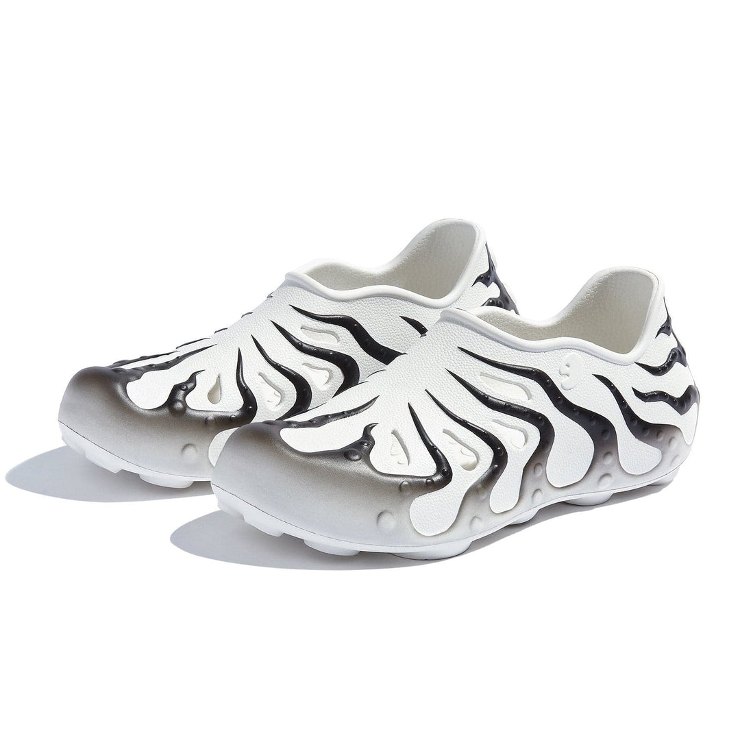 UIN Men Black & White Octopus II Men Canvas loafers