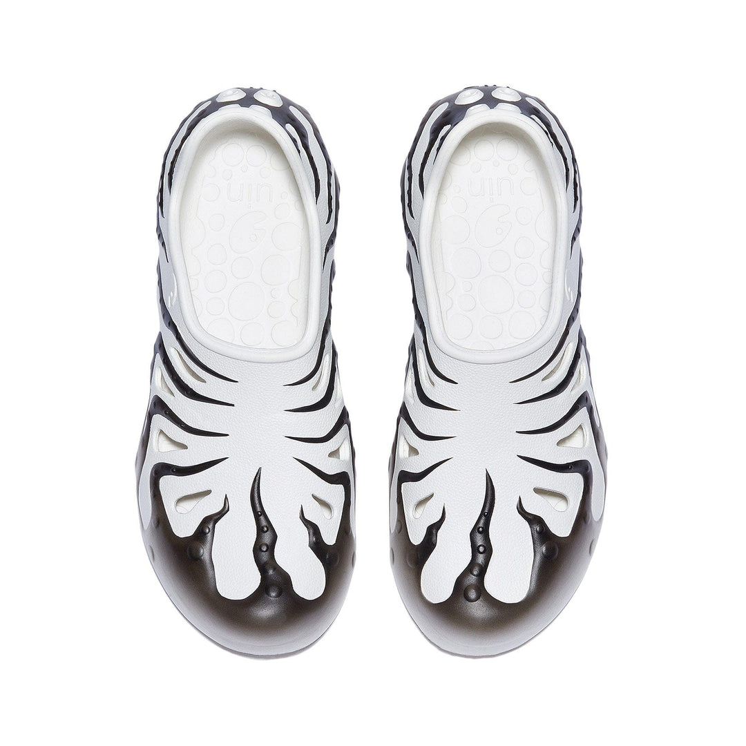 UIN Men Black & White Octopus II Men Canvas loafers