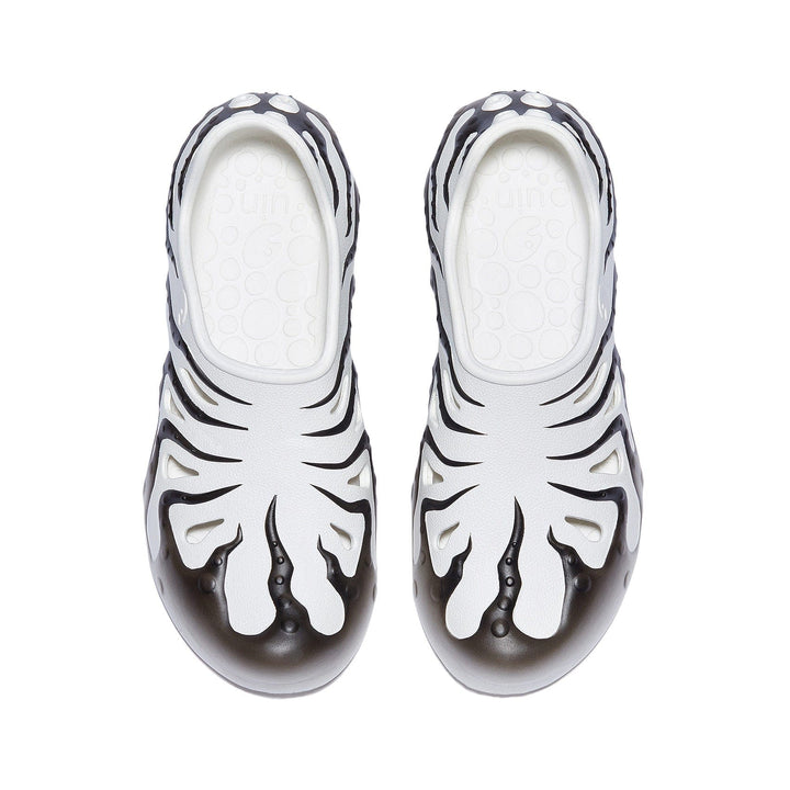 UIN Men Black & White Octopus II Men Canvas loafers