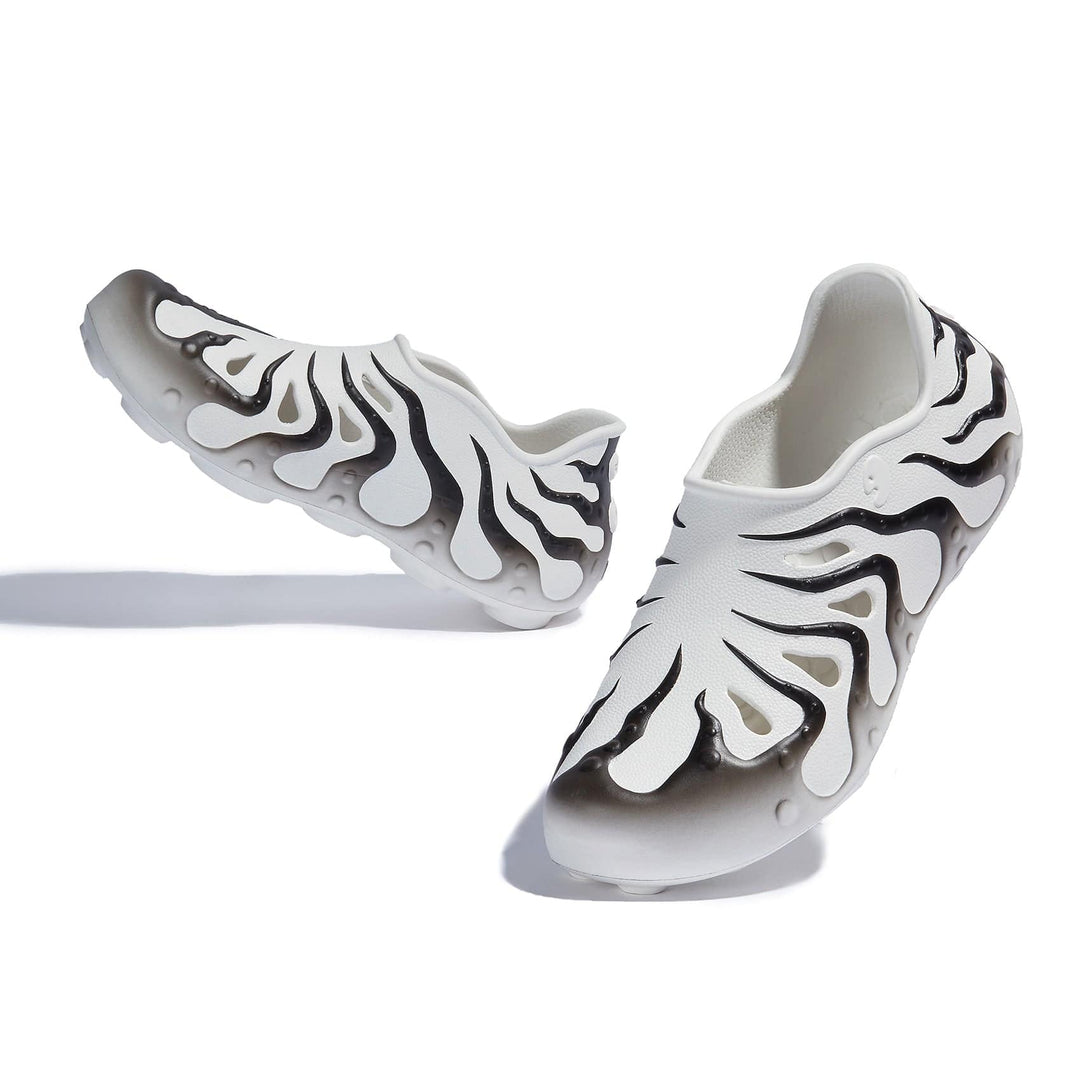 UIN Men Black & White Octopus II Men Canvas loafers