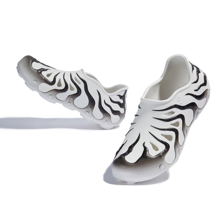 UIN Men Black & White Octopus II Men Canvas loafers