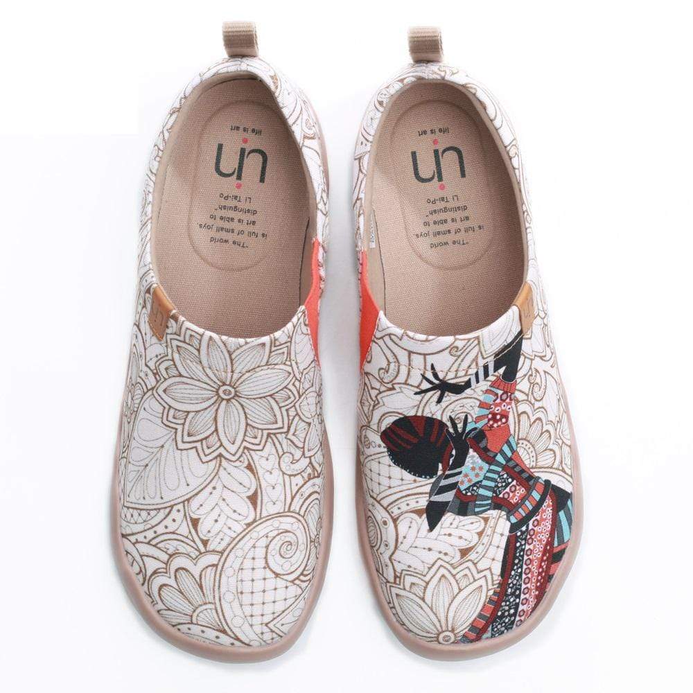 UIN Women Black Pearl Exotic Style Women Canvas Shoes Canvas loafers