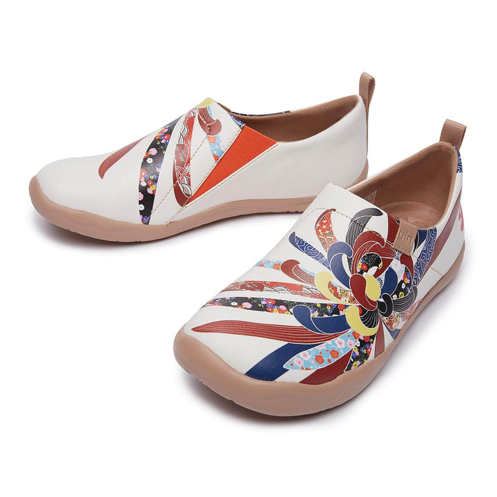UIN Women Chrysanthemum Canvas loafers