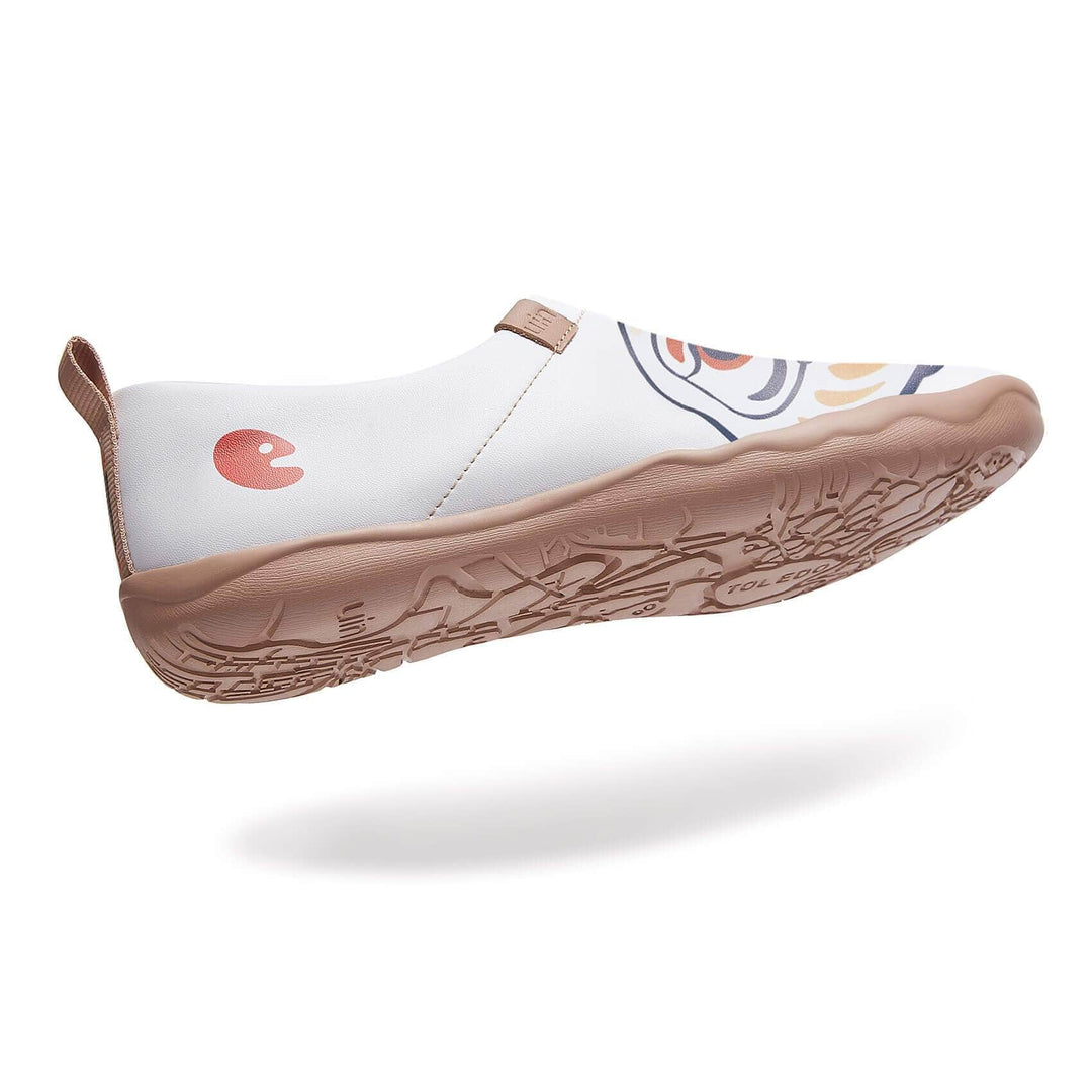 UIN Women Daruma-White Canvas loafers