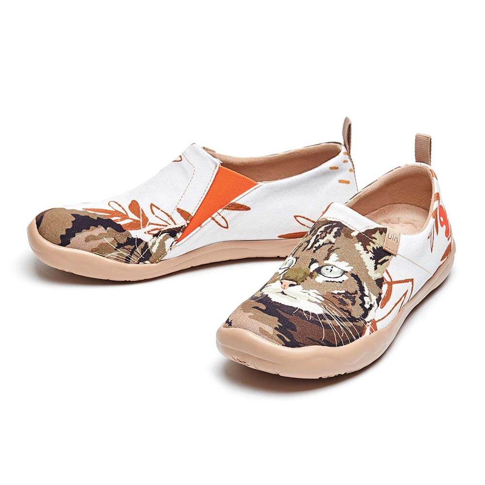 UIN Women Fluffy Kitty Canvas loafers