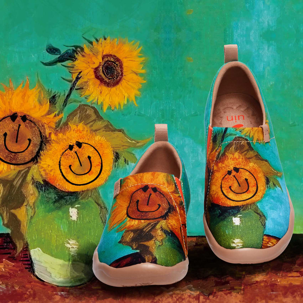 UIN Women Foral Smiley Toledo I Women Canvas loafers