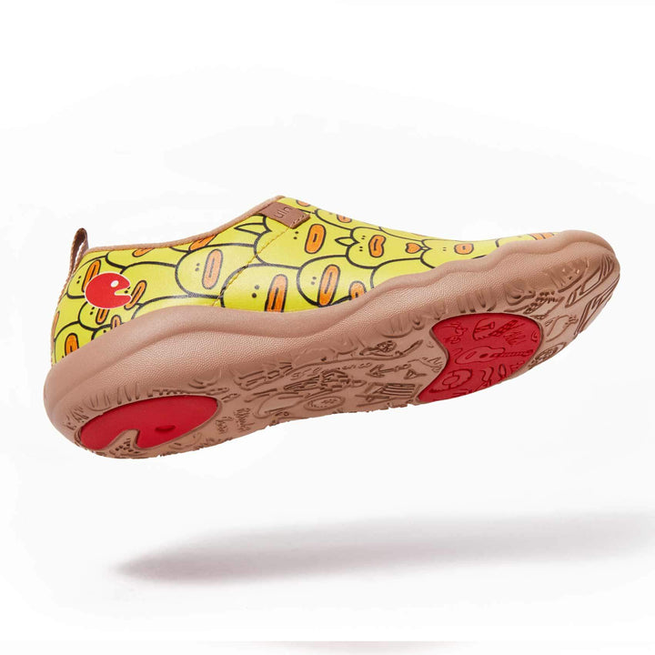 UIN Women Guess where is me Canvas loafers