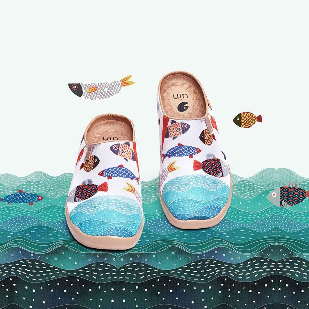 UIN Women Happy Fish Women Slipper Canvas loafers