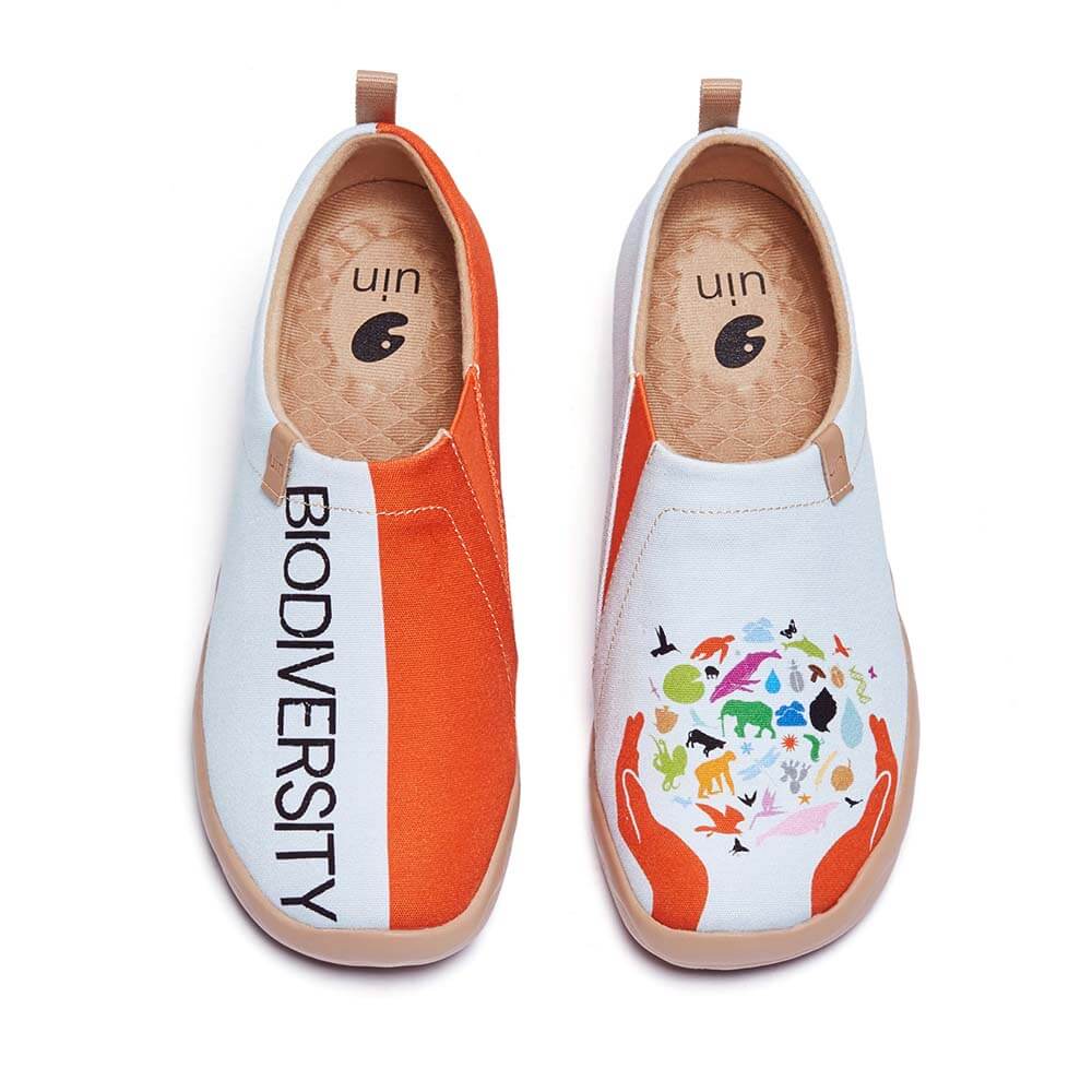 UIN Women Hopeful World Canvas loafers