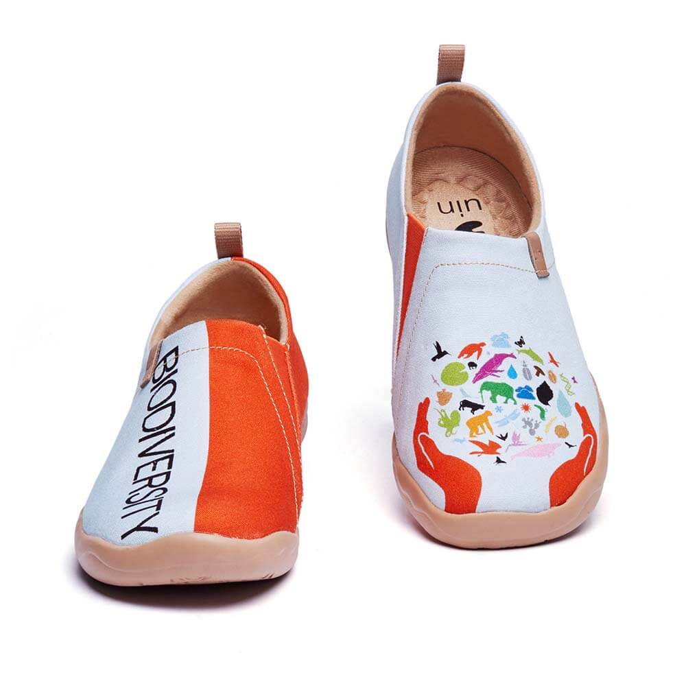 UIN Women Hopeful World Canvas loafers