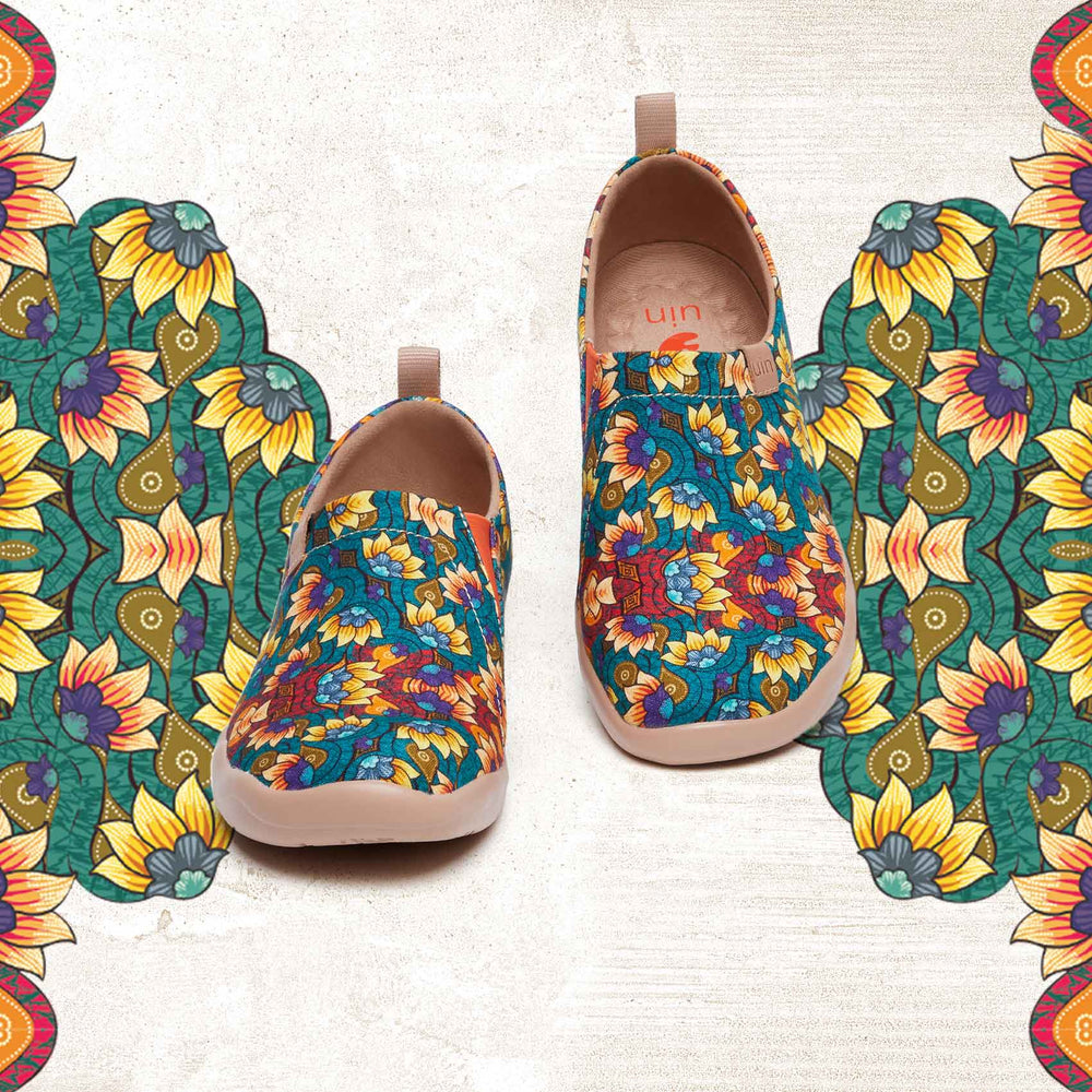 UIN Women Mirror Flower Toledo I Women Canvas loafers