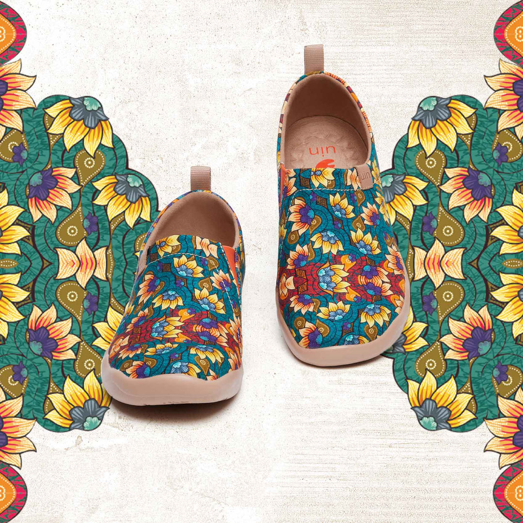 UIN Women Mirror Flower Toledo I Women Canvas loafers