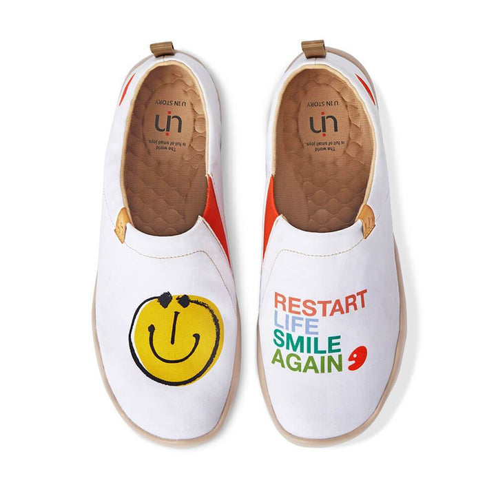 UIN Women Smiley Canvas loafers