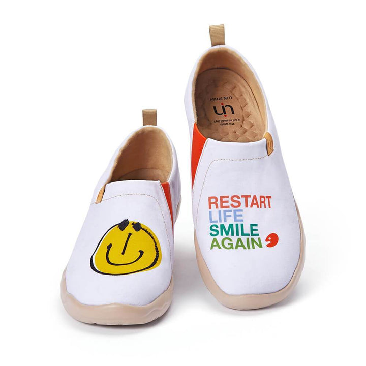 UIN Women Smiley Canvas loafers