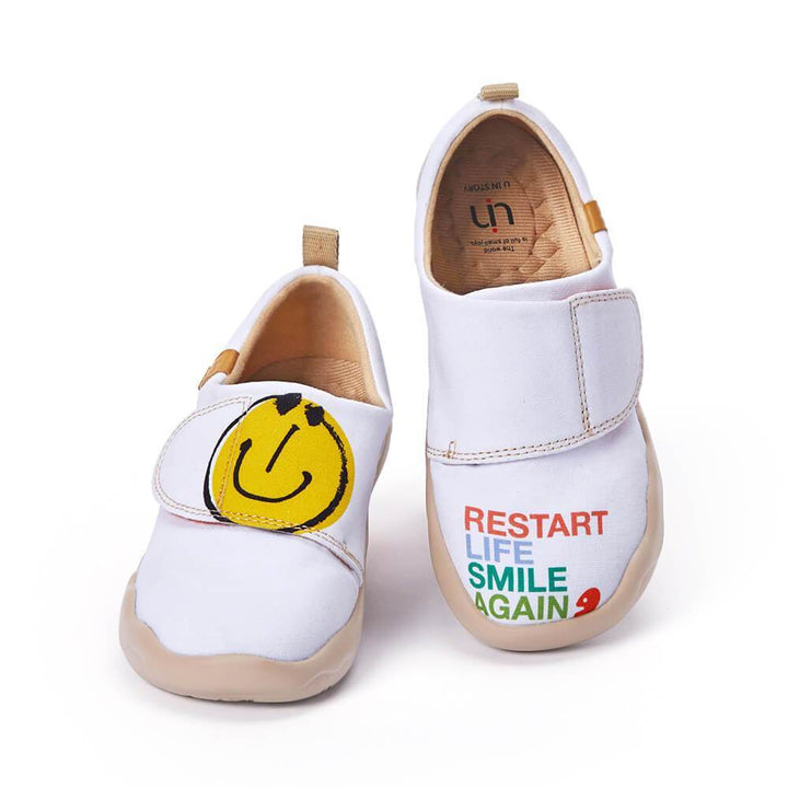 UIN Women Smiley Canvas loafers
