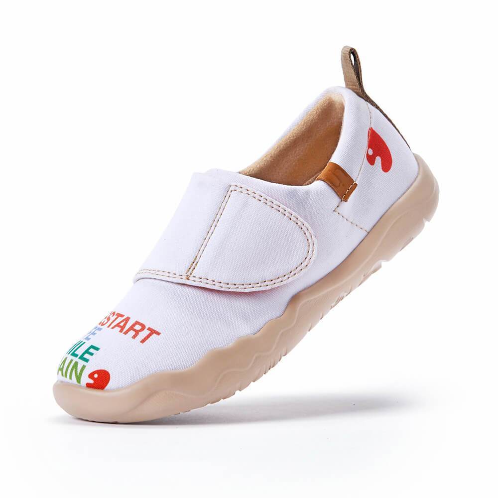 UIN Women Smiley Canvas loafers