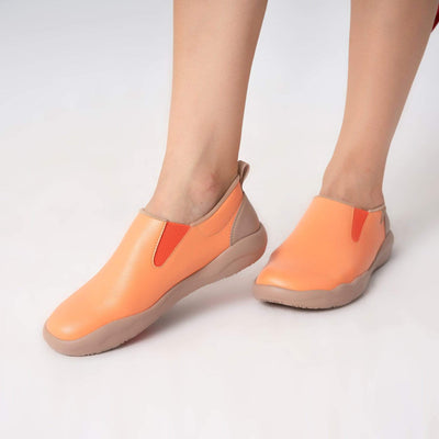 UIN Footwear Women Tomato Cuenca Women Canvas loafers