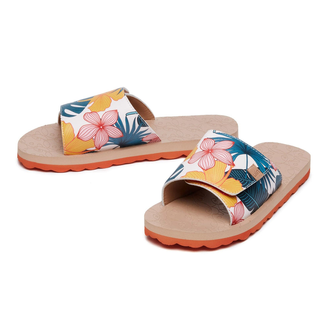 UIN Women Tropical Blush Blanes III Women Canvas loafers