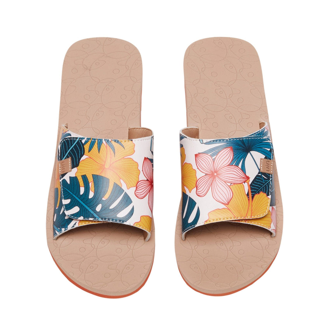 UIN Women Tropical Blush Blanes III Women Canvas loafers