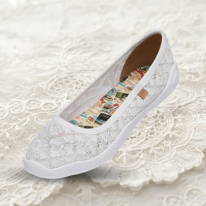 UIN Women White Lace Minorca III Women Canvas loafers
