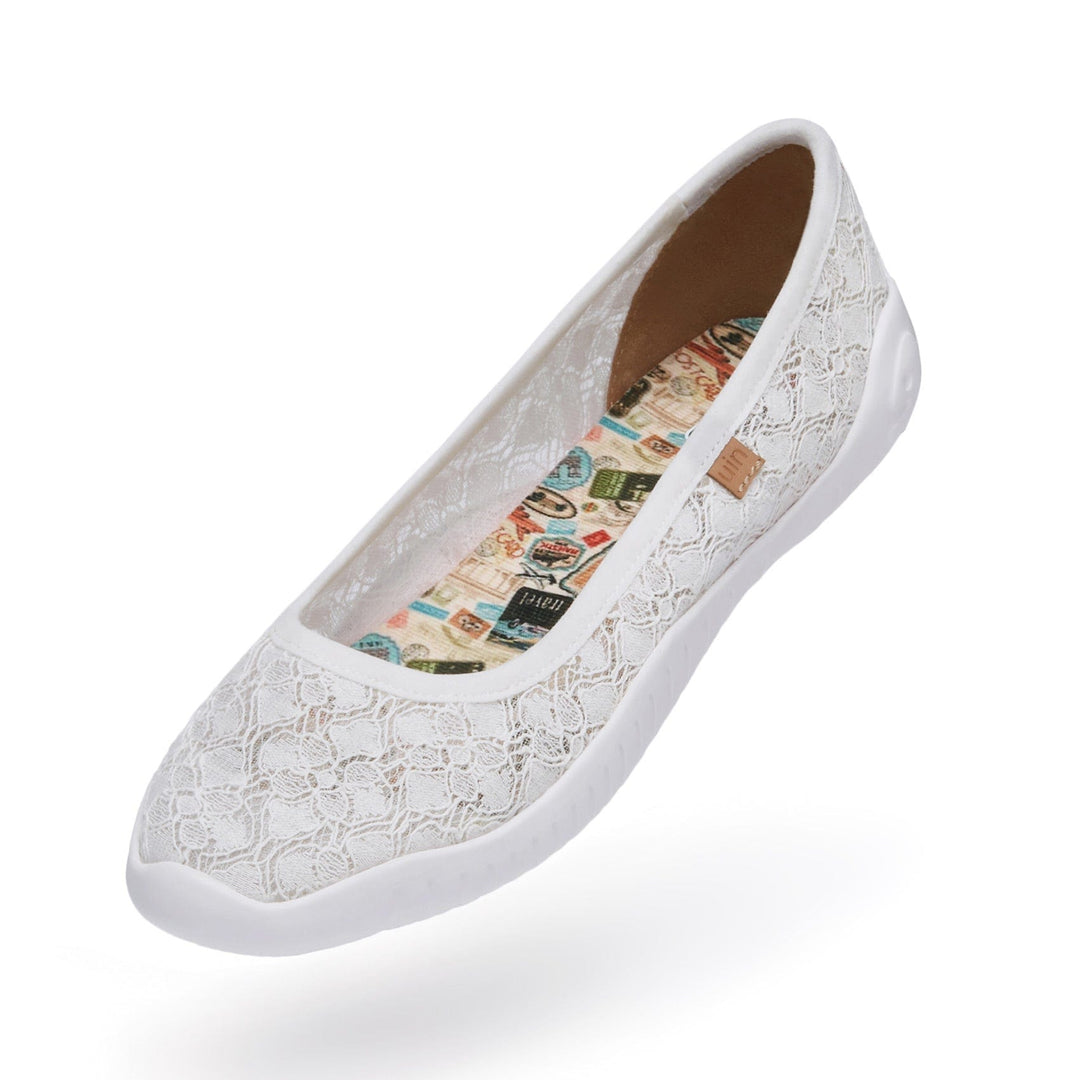 UIN Women White Lace Minorca III Women Canvas loafers