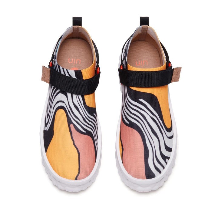 UIN Women Wild Flow Las Ramblas III Women Canvas loafers