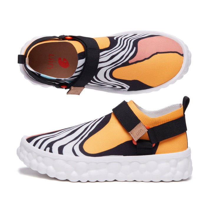 UIN Women Wild Flow Las Ramblas III Women Canvas loafers