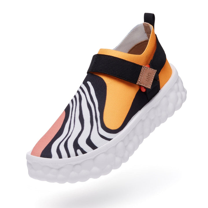 UIN Women Wild Flow Las Ramblas III Women Canvas loafers