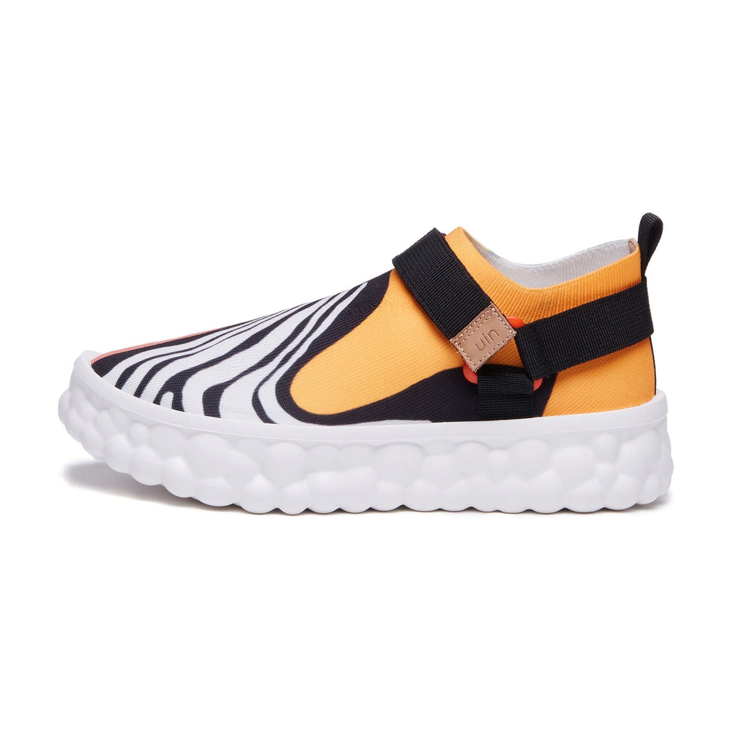UIN Women Wild Flow Las Ramblas III Women Canvas loafers